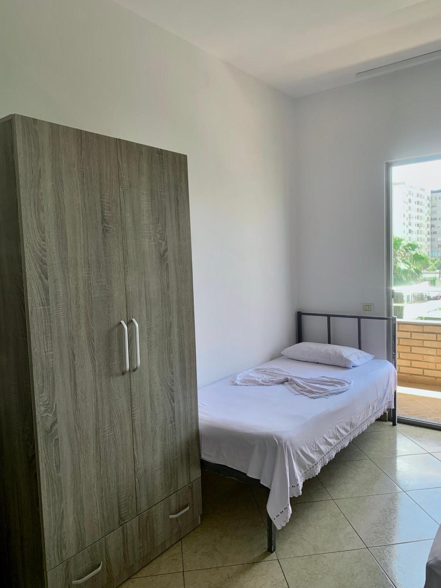 Serenade Beach Durres Luaran gambar